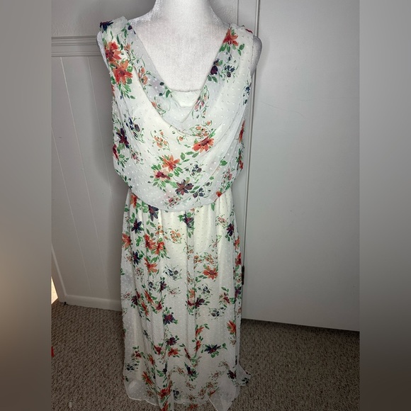 Robbie Bee Dresses & Skirts - Signature by Robbie Bee Floral Cowl Neck Maxi Dress size 8